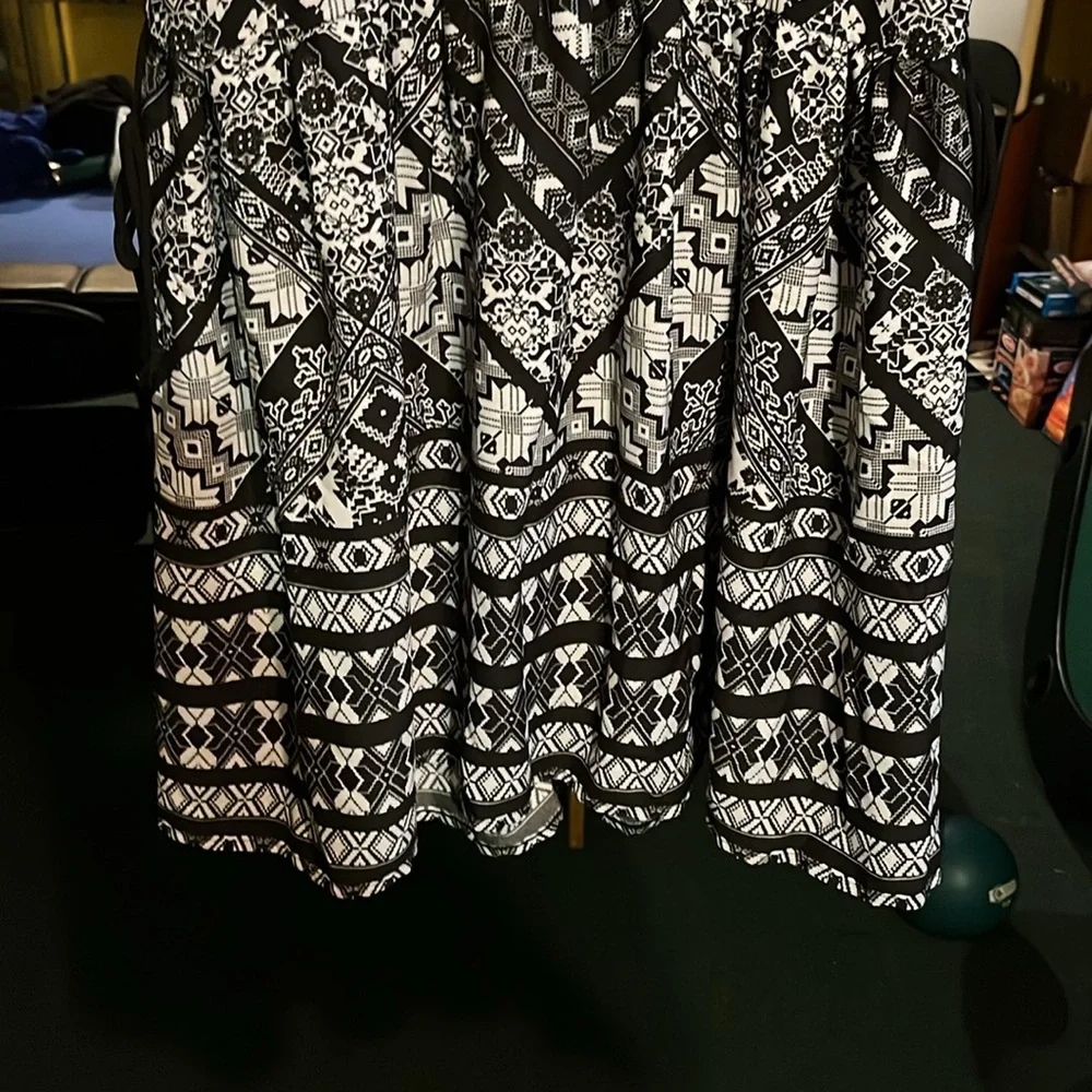 Women’s black and white dress XXL - Picture 3 of 6